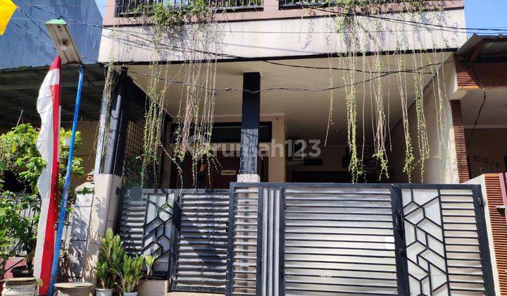 Rumah 2 Lantai Sudah Renovasi Semi Furnished SHM di Kranggan Permai, Bekasi 1