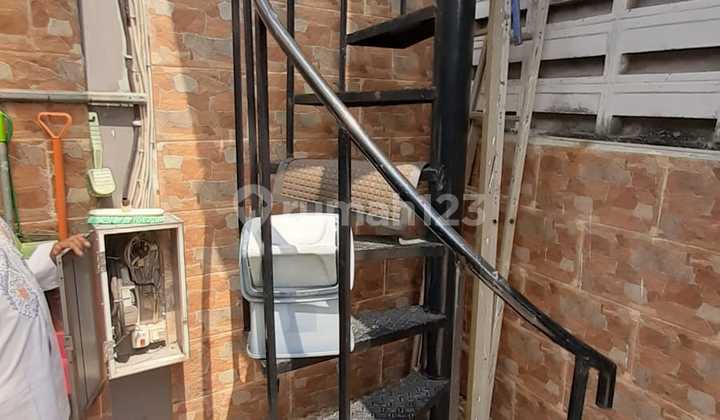 Rumah 2 Lantai Bagus Unfurnished SHM di Lubang Buaya, Jakarta Timur 2