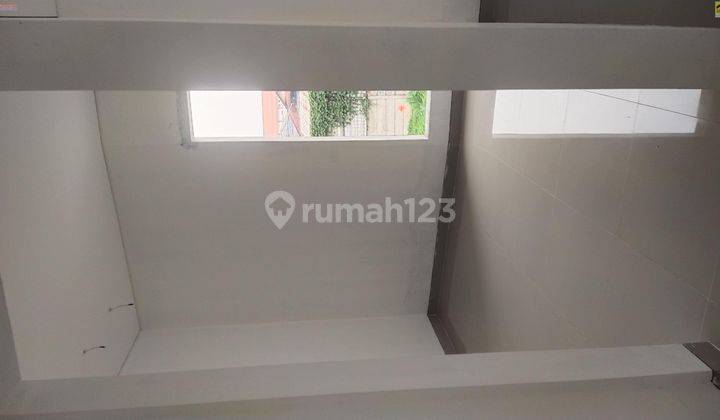 Rumah 2 Lantai Baru Unfurnished SHM di Jatisampurna, Bekasi 2