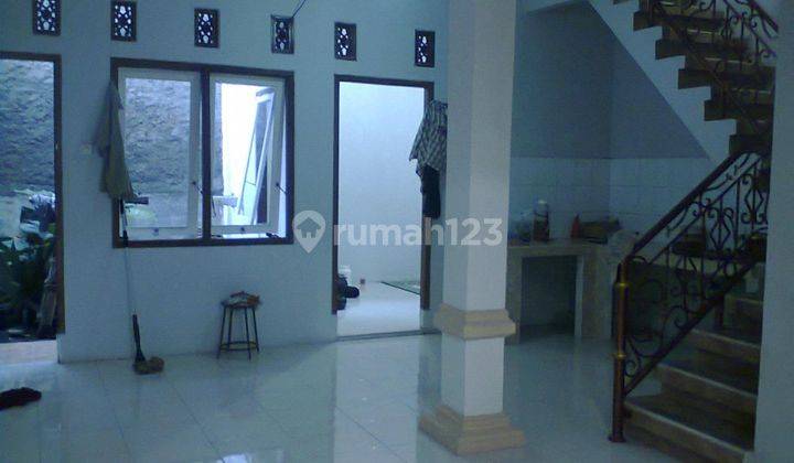 Rumah 2 Lantai Bagus Semi Furnished SHM di Babelan, Bekasi 2