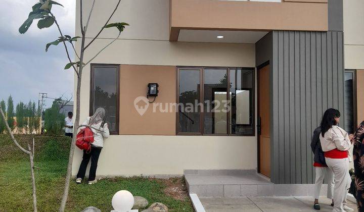 Rumah di Jababeka Residence SHM Baru Selatan 2