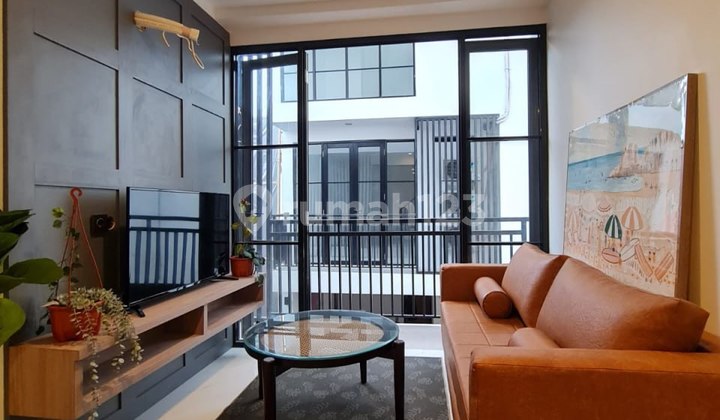 KPR Available, House, 3 Floors, SHM, Near Shopping Center, Near Toll Access 2