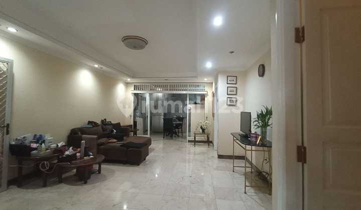 Bebas Banjir, Rumah, 3 Lantai, SHM, Dekat Fasilitas Kesehatan, bisa KPR