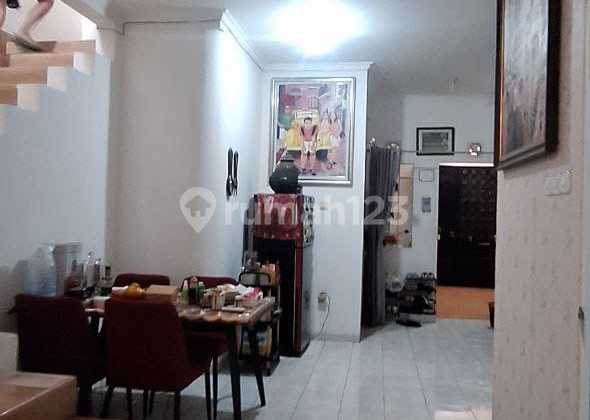 Rumah Semi Furnished SHM Galaxy, Bekasi 2