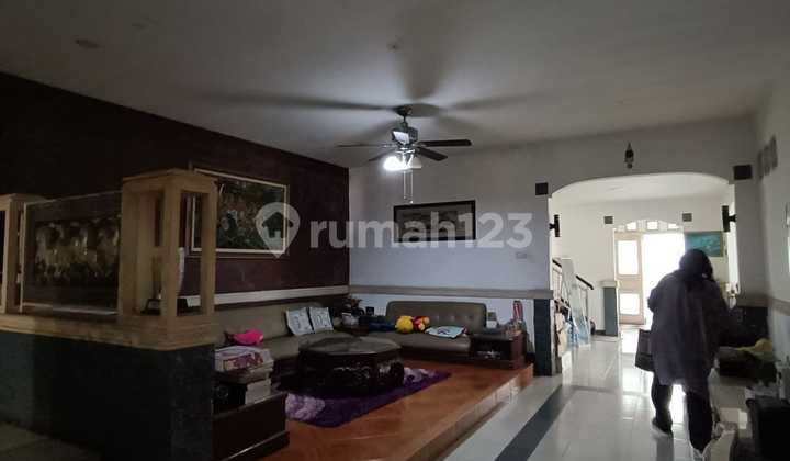 Rumah Bagus Semi Furnished SHM Kota Wisata, Bogor 2