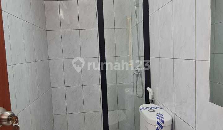 Rumah Bagus Unfurnished SHM Bekasi Barat, Bekasi 2