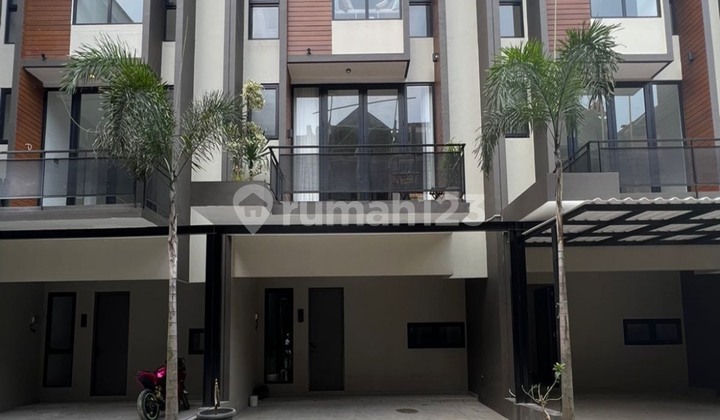 3-Story Beautiful House in Jagakarsa, South Jakarta