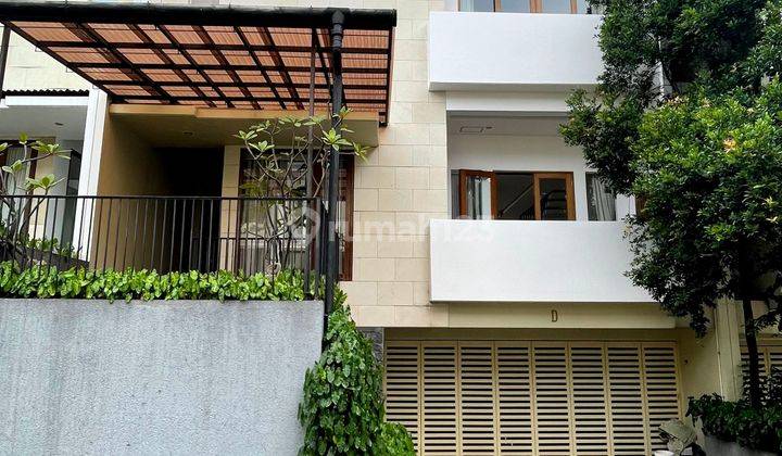 Rumah Modern Minimalis 3 Lantai Bagus di Kemang Dalam Townhouse  1