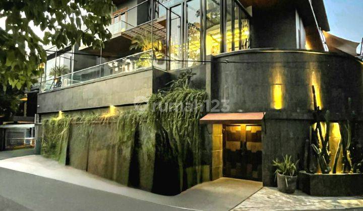 Rumah Mewah 4 Lantai Dekat SCBD Furnished di Kebayoran Baru  1