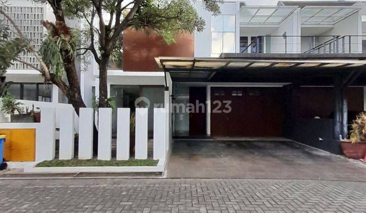 Rumah Modern 2 Lantai Bagus Dalam Townhouse Kemang  Private Poll  1