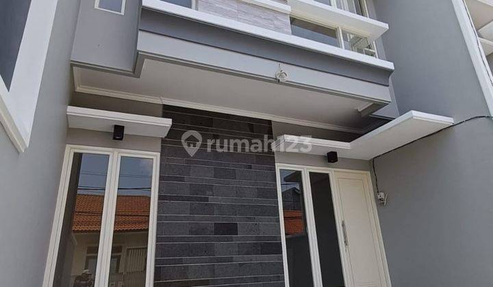 Rumah Gress Minimalis Row Mobil Lebar di Jemursari Timur  2