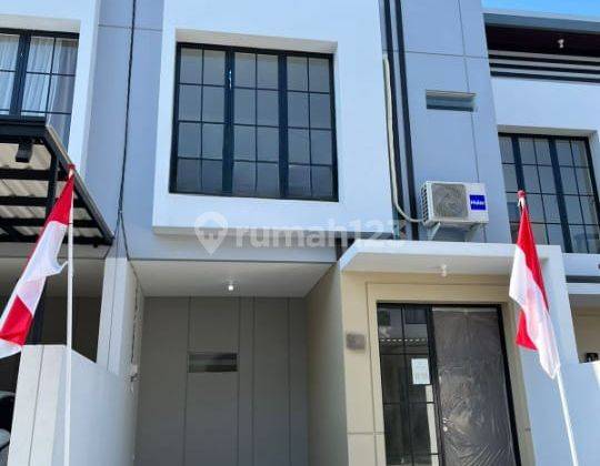 Rumah Baru Gress Regency One Babatan Pantai, Surabaya 1