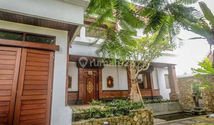 villa with view of Ubud's rice fields 2