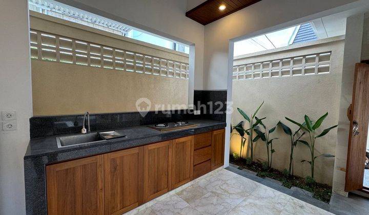 Luxurious Villa Leasehold Furnished Near Public Facility In Renon 2