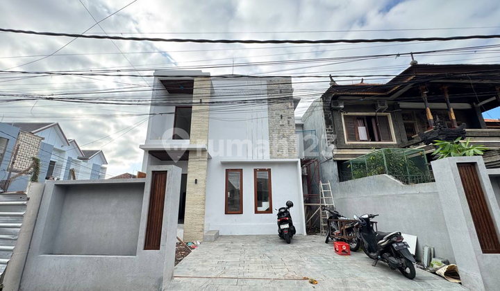 For Sale Ready-to-Occupy House on Teuku Umar Street Near Level 21 Mall & Hospital