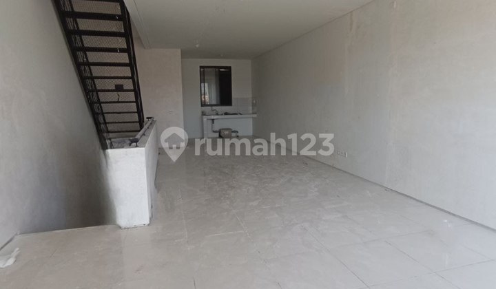 Two-Story Shop House, Busy Location in Kota Baru Parahyangan.