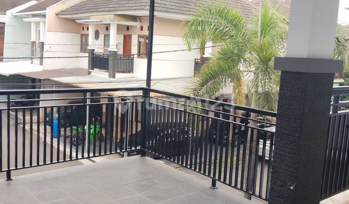 Minimalist 2-Storey House Ready to Occupy in Soekarno Hatta Wing 2