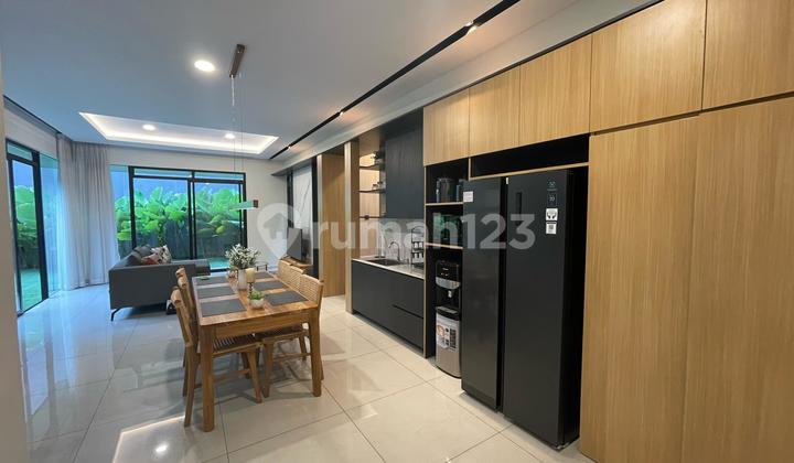 Rumah Mewah Full Furnish Siap Huni Di Kota Baru Parahyangan