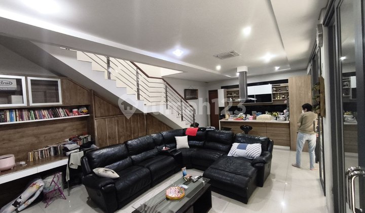 Rumah Minimalis Furnish Siap Huni di Mekar Wangi Toha