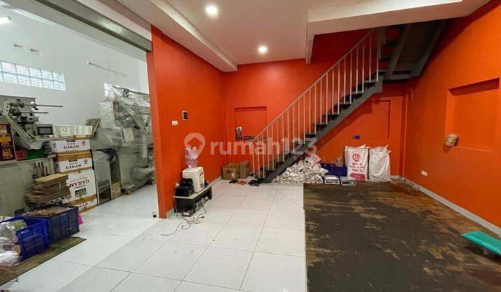 Turun harga ruko 3 lantai  di Jl raya SURYANI DALAM  1