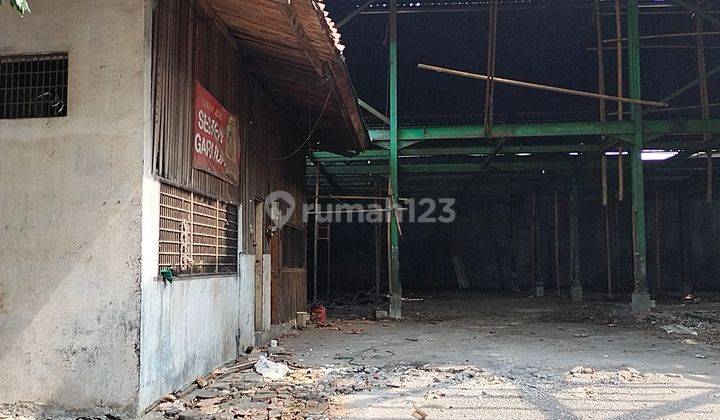 Gudang tua hitung tanah di Main road soekarno hatta 2