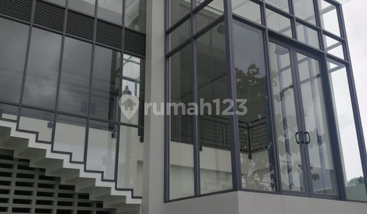Rumah modern 4 lantai di Tatar kumala KBP