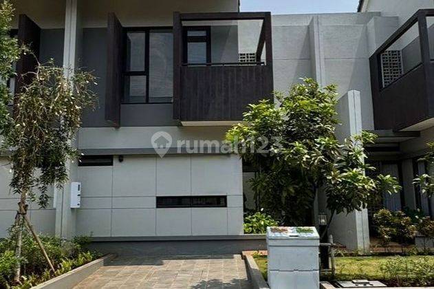 TURUN Rumah 2 Lantai minimalis terawat di Cluster flora summarecon 1