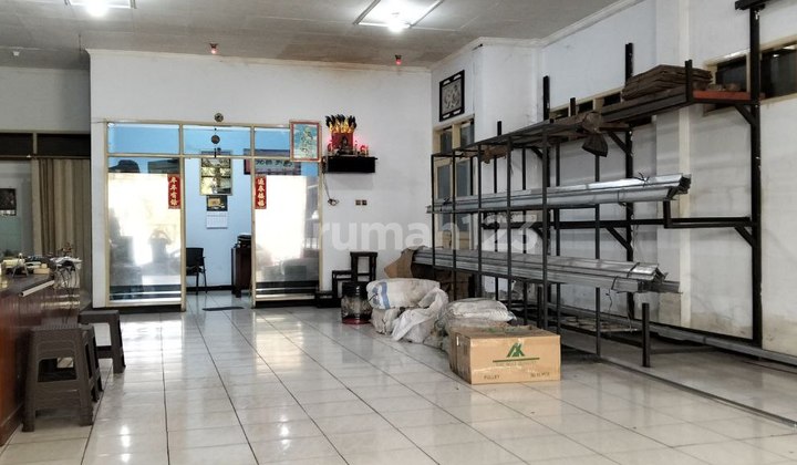 House Suitable for Business Space on Mainroad Ciateul