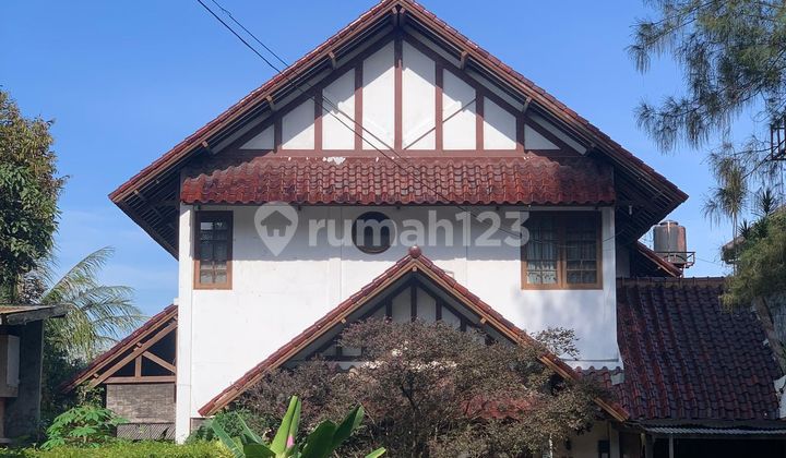 Rumah Villa Gaya Jerman Siap Huni di Sayap Dago Rumah Villa Gaya Jerman Siap Huni di Sayap Dago