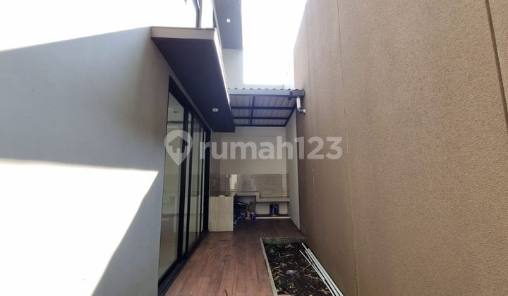 Rumah 2 Lantai Minimalis Modern Sayap Setra Duta  2