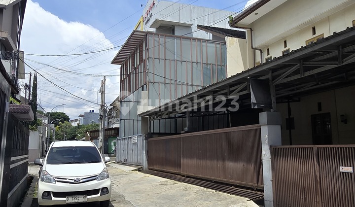 House + 29-Door Boarding Near Maranatha University Sukajadi House + 29-Door Boarding Near Maranatha University Sukajadi
