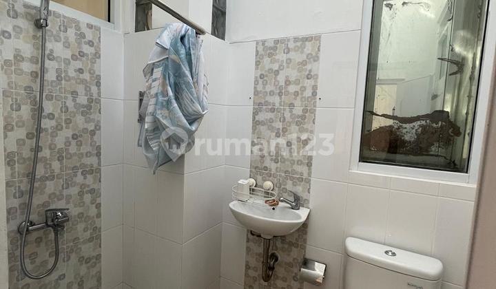 Rumah 2 Lantai Dekat Taman Siap Huni di Kbp 2