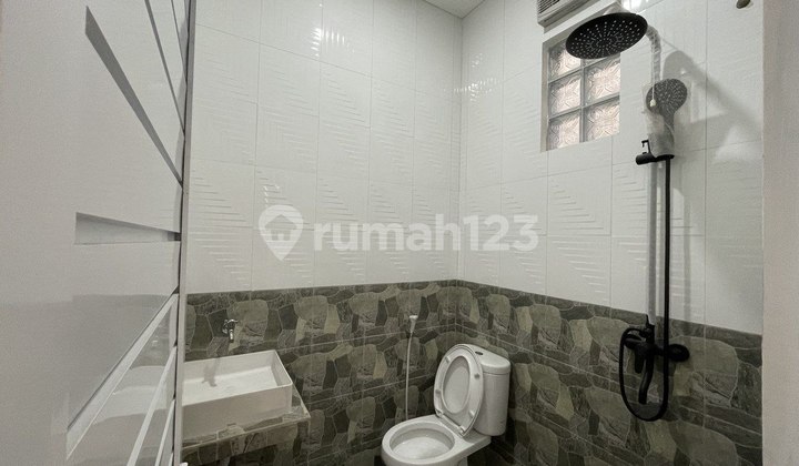 Rumah /kantor Tengah Kota Siap Huni Di Turangga 2