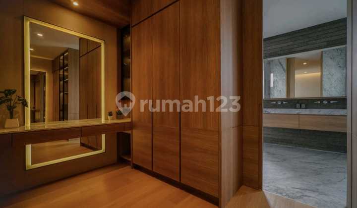 Rumah Mewah Dengan Kolam Renang Di Spatirasmi Kbp 2