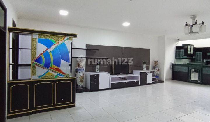 Rumah 2 Lantai Furnised Di Taman Sakura Indah  1