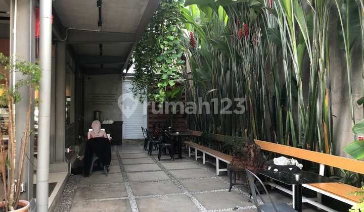 Business Space Former Cafe Near Campus in Dago