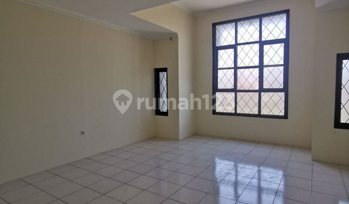 Price Drop 3-Story Shop House Ready to Live In at Mekar Wangi 2