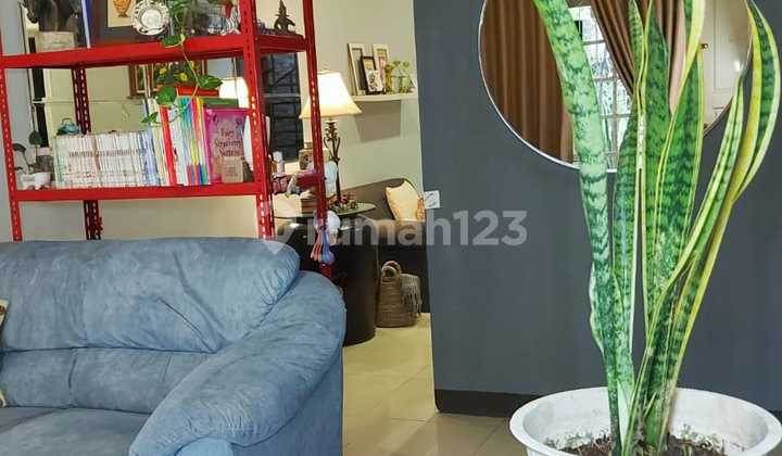 Rumah Terawat Nyaman & Siap Huni di Kembar