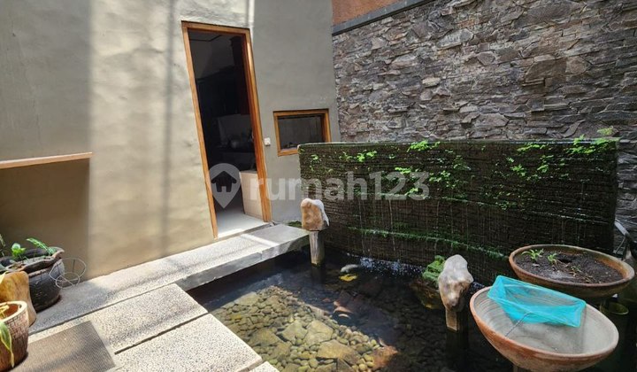 Semi-Furnished Luxury House in Batununggal