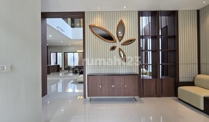 Rumah Mewah 2 Lantai Hook Di Summarecon Bandung 