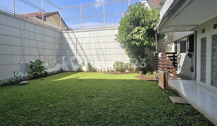 Rumah Mewah Serba Guna Di Mainroad Setiabudi Rumah Mewah Serba Guna Di Mainroad Setiabudi