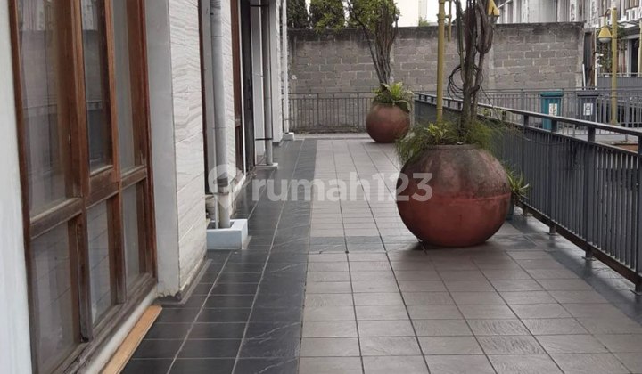 rumah tipe town house semi furnish siap huni di istana regency pasteur 