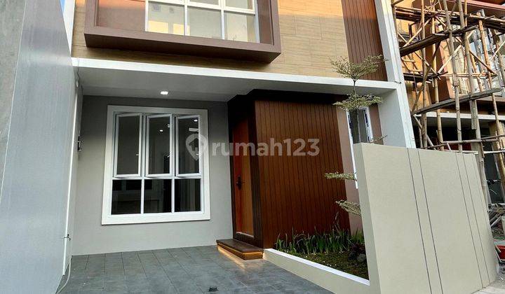 Rumah 2 lt di jual kawasan BSD tangerang 1