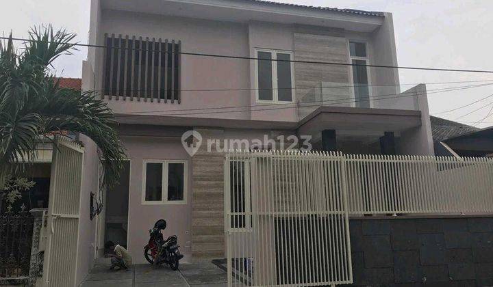 HOT Sale! Dijual Rumah di Semolowaru Elok daerah Sukolilo, Surabaya Murah Ron.A233 1