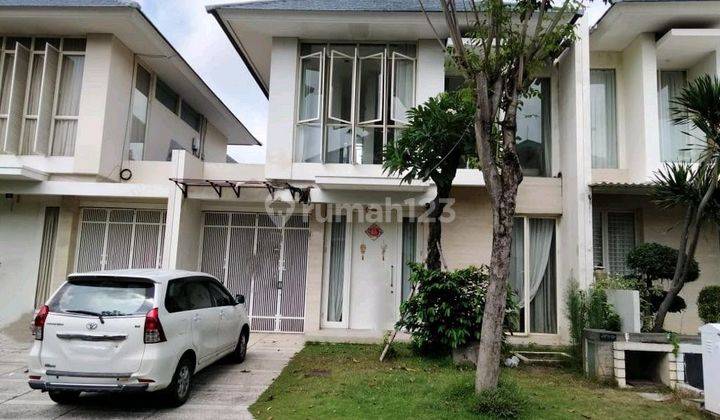 Dijual rumah di Pakuwon indah 2