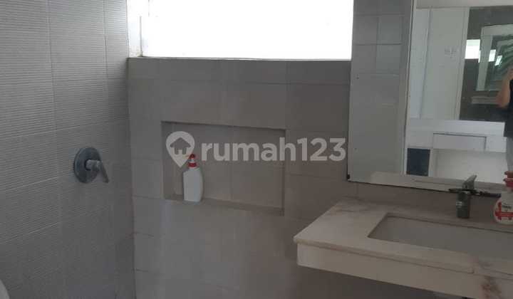 Royal Residence Wiyung House Rik.nw0057 2