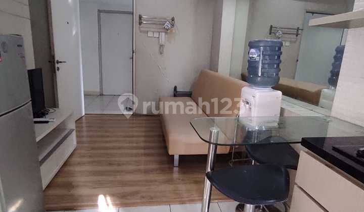DIJUAL CEPAT MURAH APARTEMEN GREEN BAY PLUIT TOWER BORNEO LANTAI SEDANG VIEW POOL 2BR FULL FURNISH LANTAI PARQUET 1