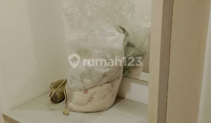 DI JUAL CEPAT 2 BR FURNISH LANTAI RENDAH AC 1 2
