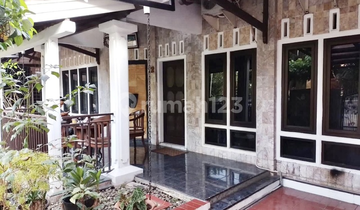 Rumah 1 Lantai Semi Furnished SHM Pancoran Timur, Jakarta Selatan Rumah 1 Lantai Semi Furnished SHM Pancoran Timur, Jakarta Selatan