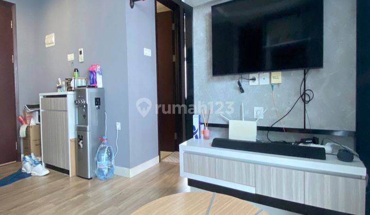 Harga Bagus Jual Cepat Puri Mansion 2 Bedroom Furnished 1M Saja  2